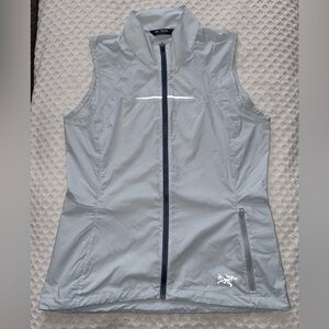 Arc'teryx Cita Windbreaker Vest Light Blue Grey Medium UltraLight Running Jacket